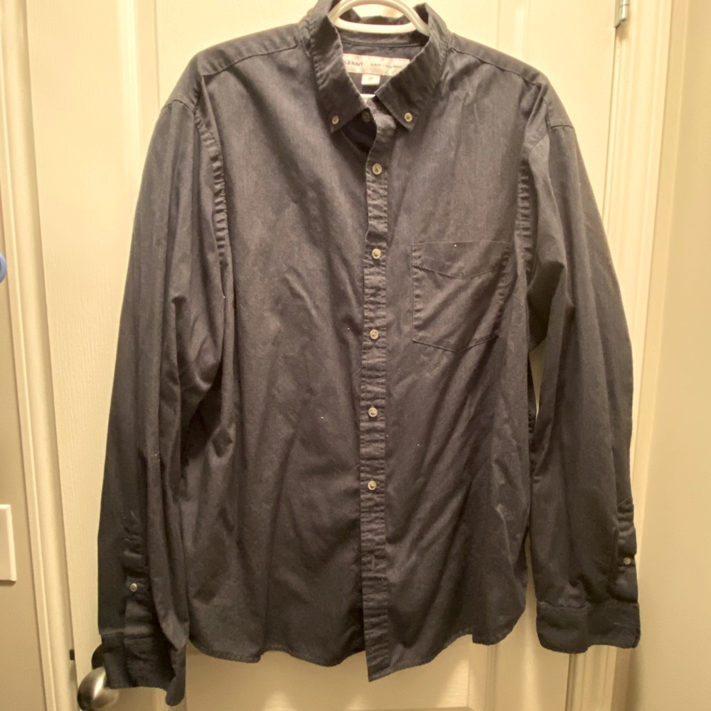 Old Navy Men’s Slim Fit Dress Shirt - Picture 1 of 3